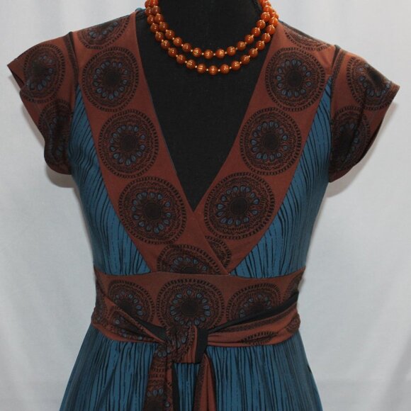 BCBGMaxAzria Cap Sleeve V-Neck Dress w/Matching Trim - Picture 3 of 16